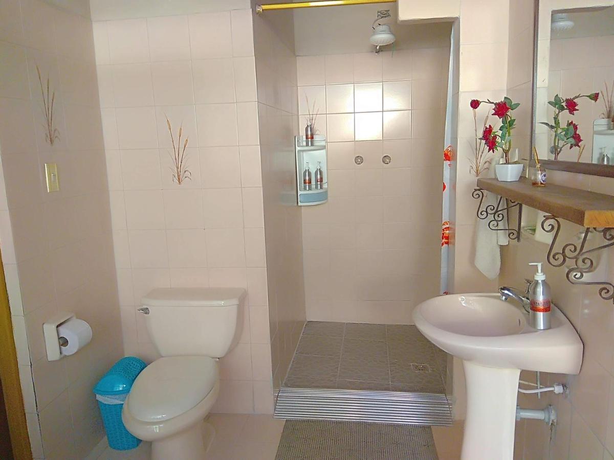 Casa Luna -Estrategica Ubicacion- Medellín Zewnętrze zdjęcie